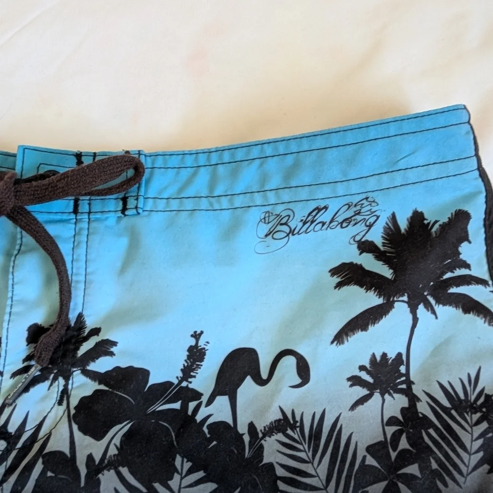 5/$20 🏄‍♀️ Billabong Board Shorts Y2K Style Medium - Picture 2 of 7